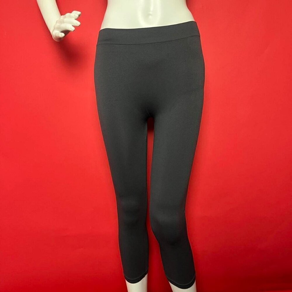 Dark grey workout capri leggings 🩶🩶